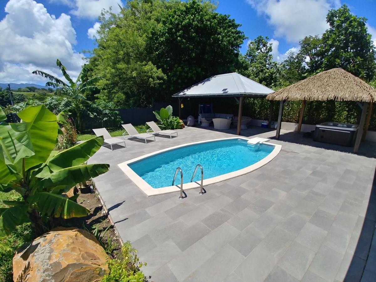 Villa Lorenza Пети-Бург Екстериор снимка