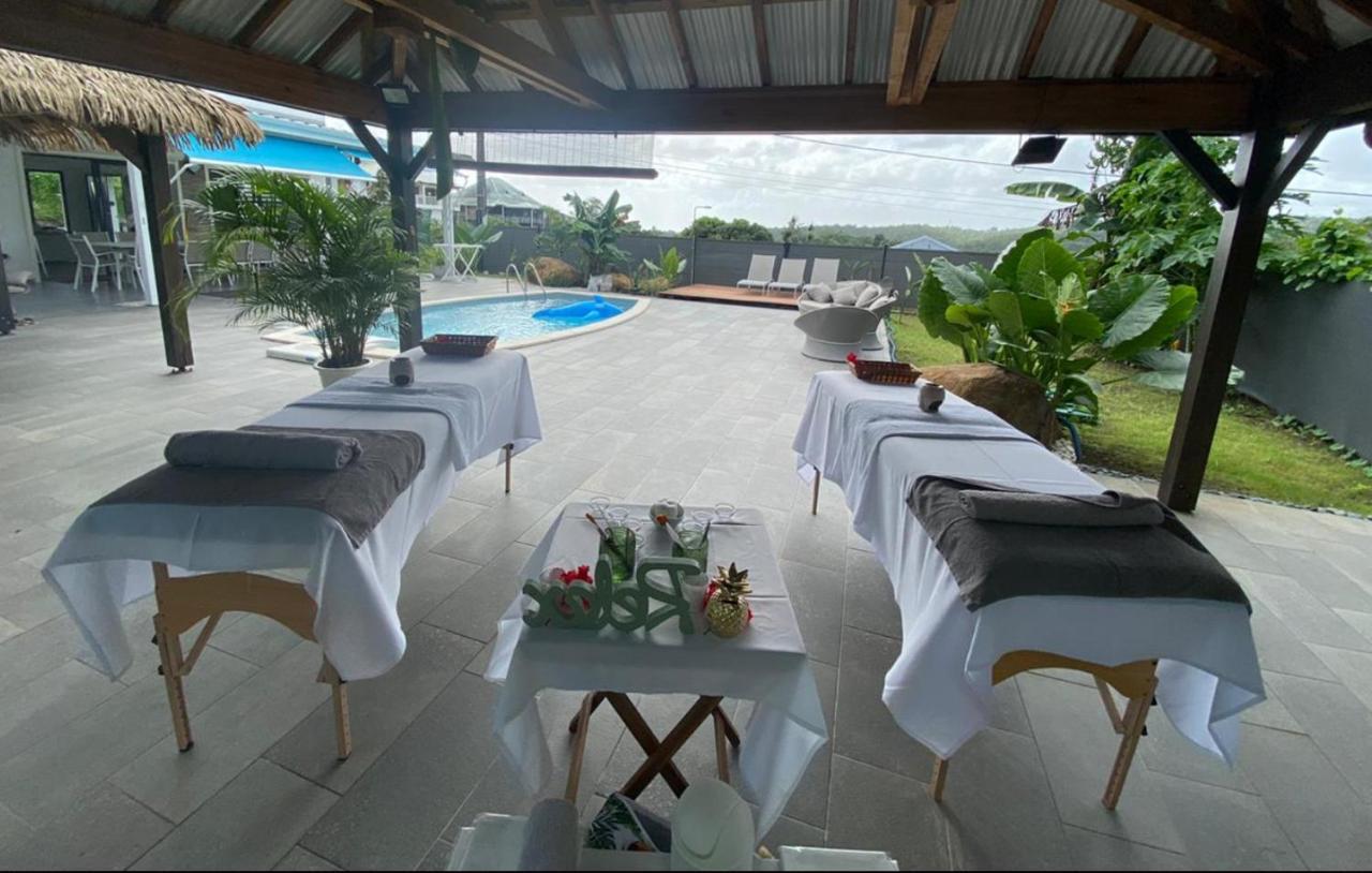 Villa Lorenza Пети-Бург Екстериор снимка