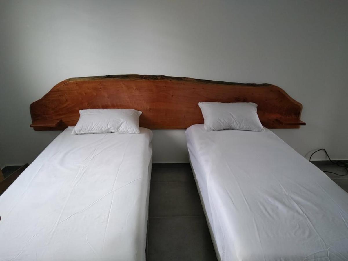 Villa Lorenza Пети-Бург Екстериор снимка