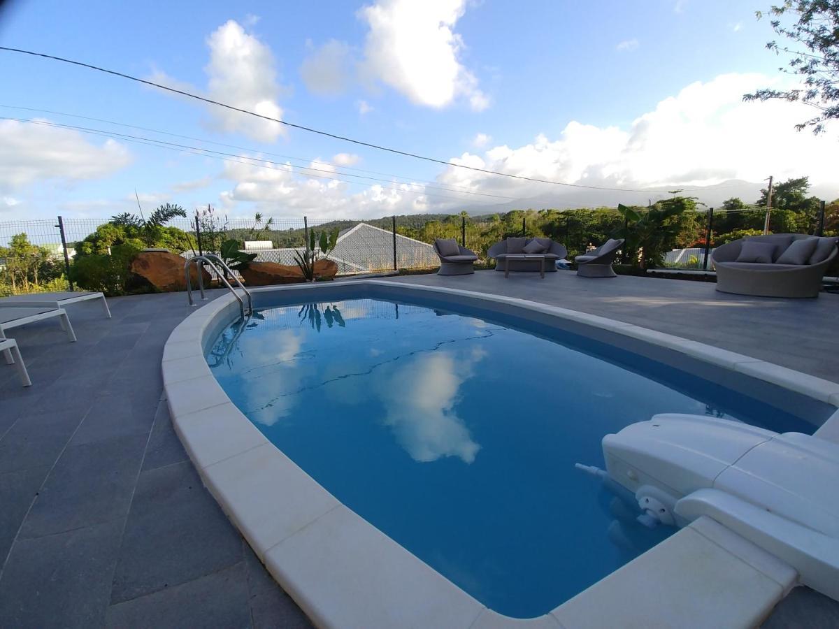 Villa Lorenza Пети-Бург Екстериор снимка