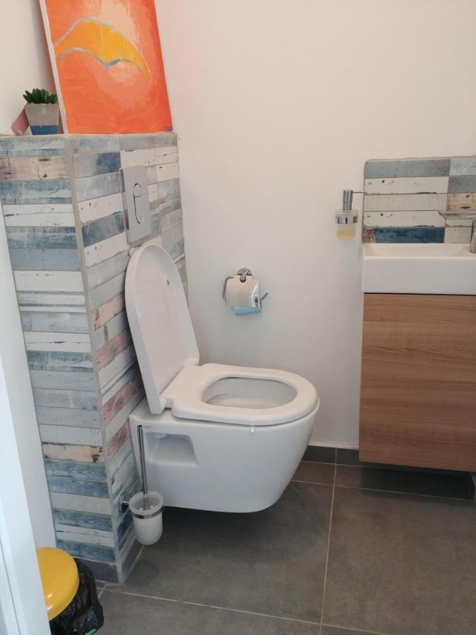 Villa Lorenza Пети-Бург Екстериор снимка