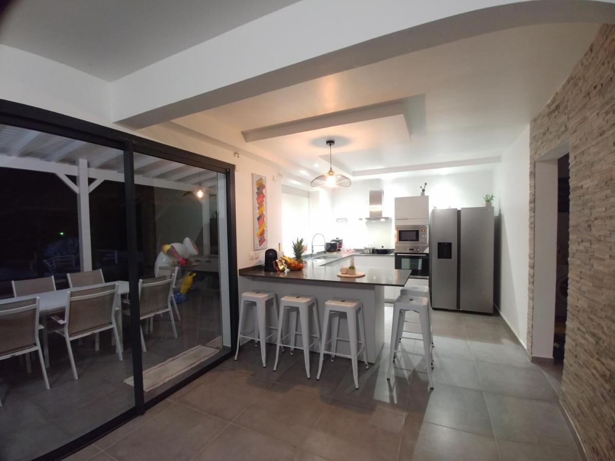 Villa Lorenza Пети-Бург Екстериор снимка