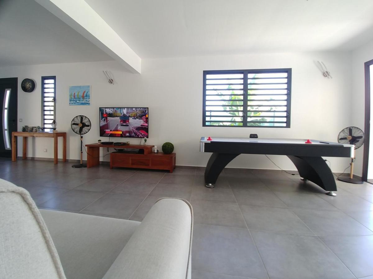Villa Lorenza Пети-Бург Екстериор снимка