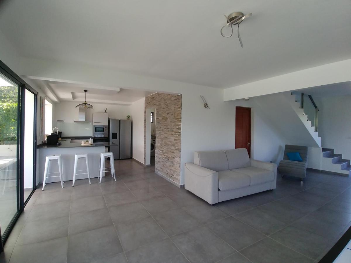 Villa Lorenza Пети-Бург Екстериор снимка