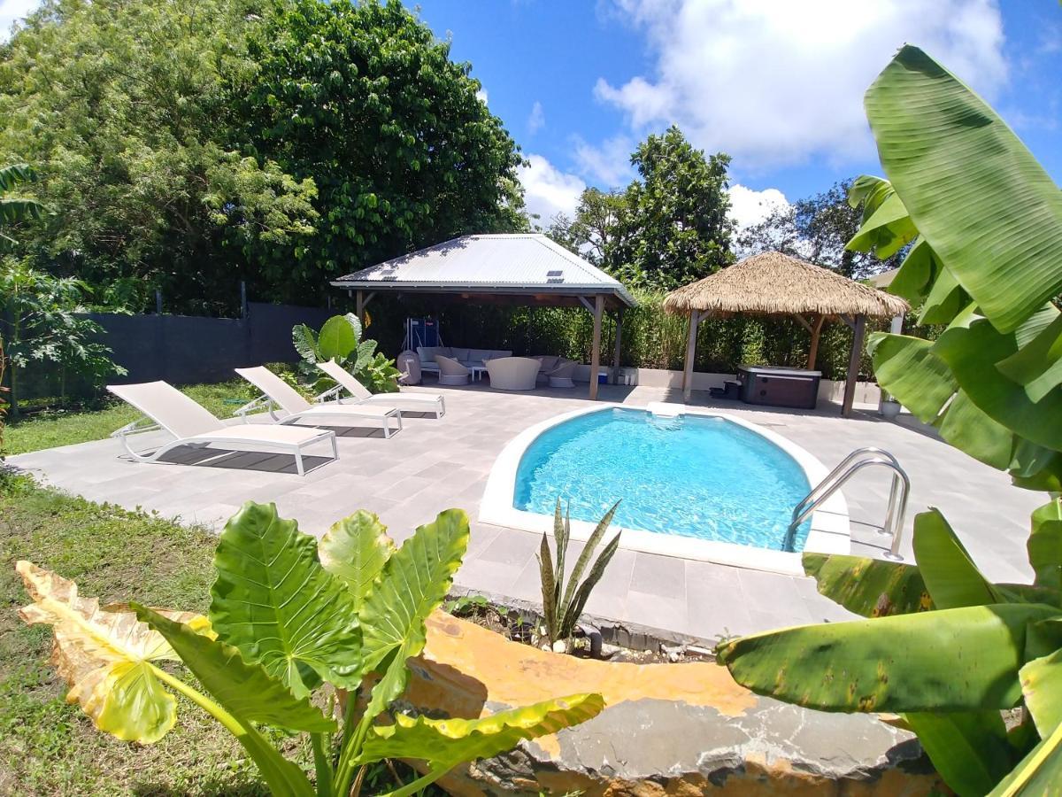 Villa Lorenza Пети-Бург Екстериор снимка