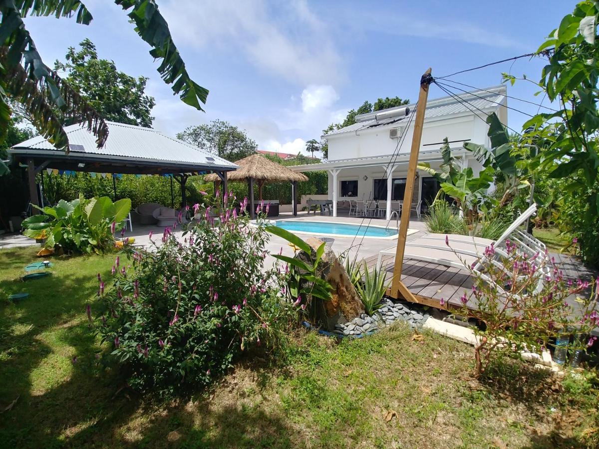Villa Lorenza Пети-Бург Екстериор снимка