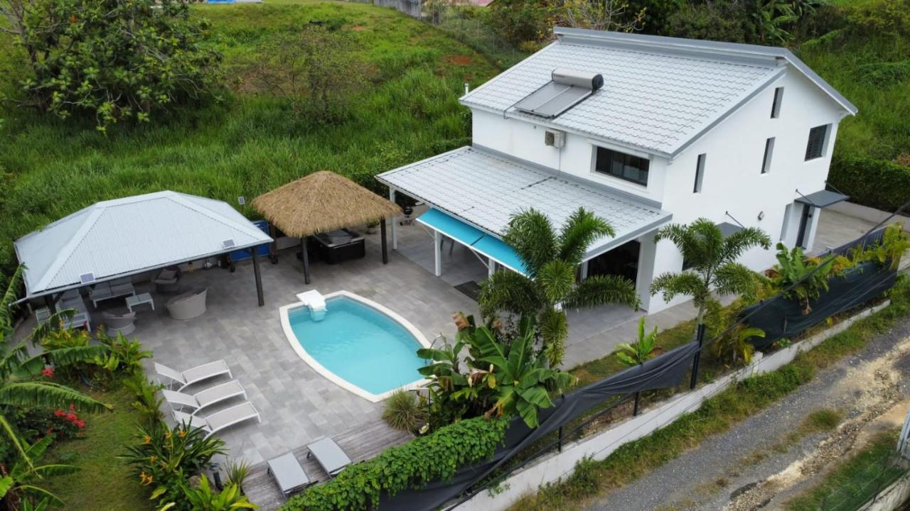 Villa Lorenza Пети-Бург Екстериор снимка